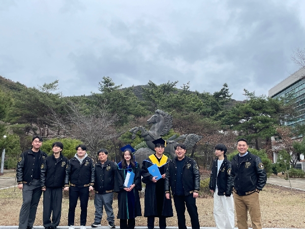 2024년 김한빈(박사과정), 윤소현(학부과정) 졸업을 축하드립니다~! main image